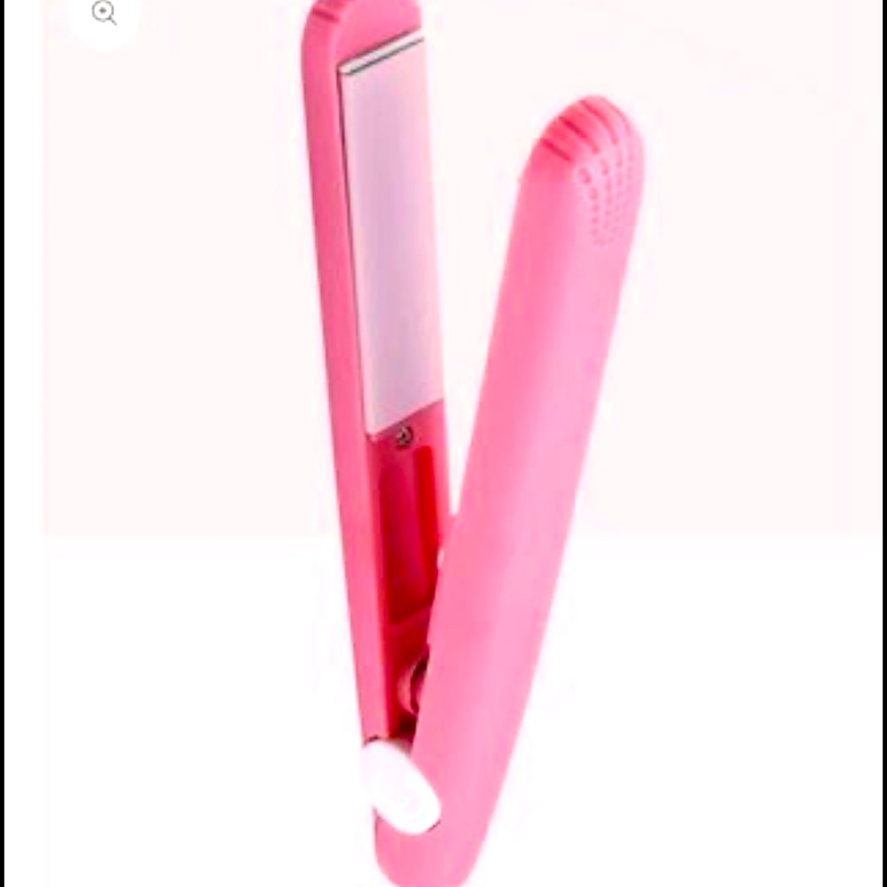 Mini travel size straightener
